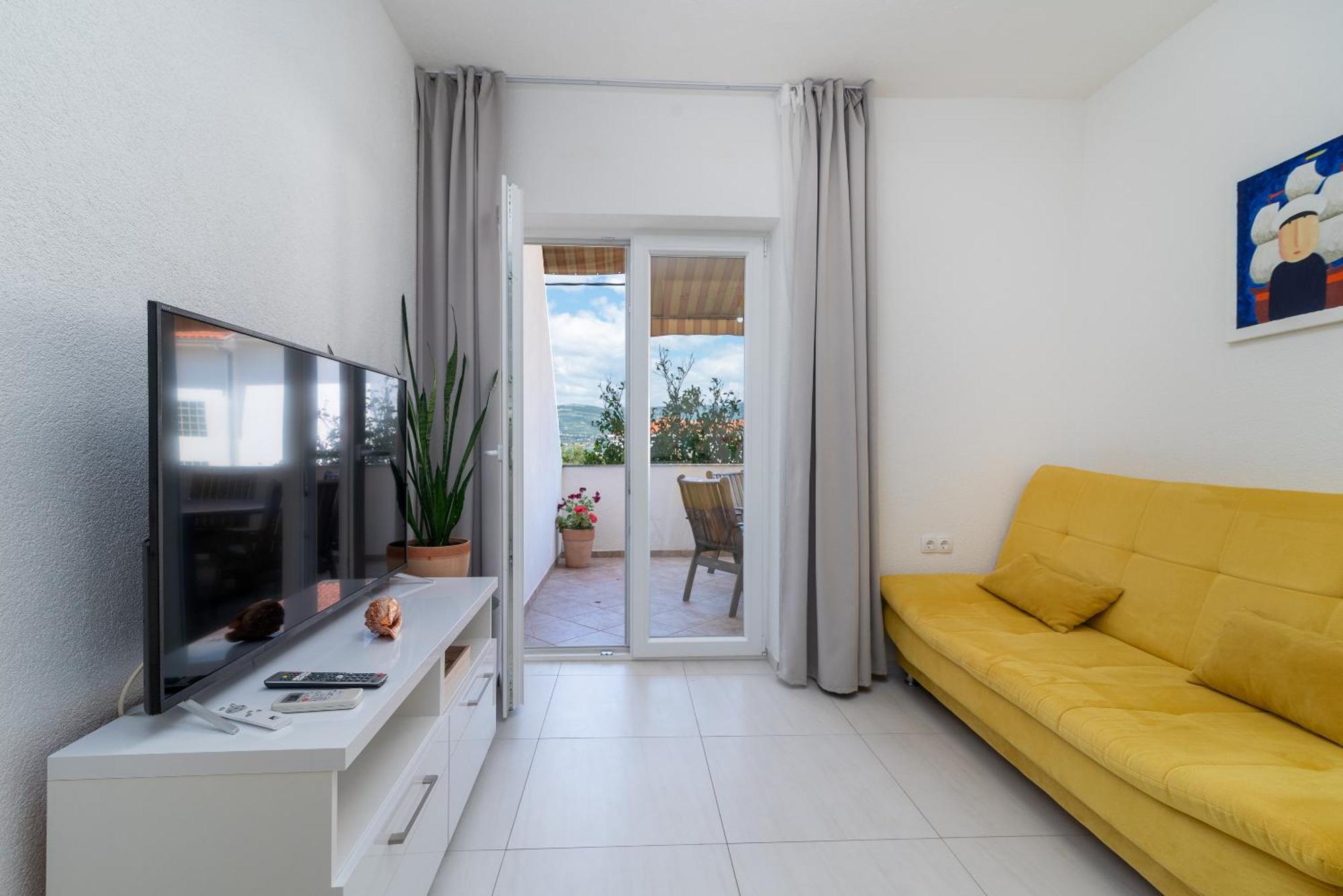Apartments Brico - Heated Pool Trogir Bagian luar foto