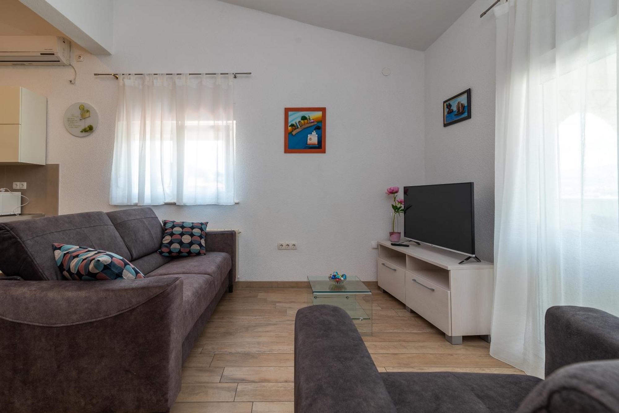 Apartments Brico - Heated Pool Trogir Bagian luar foto