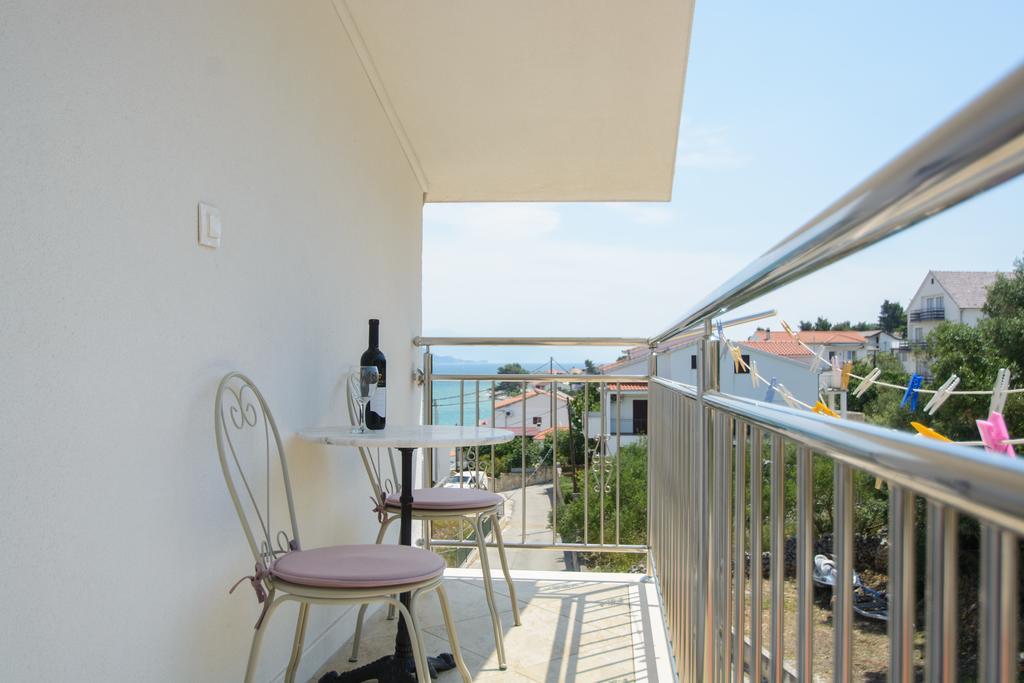 Apartments Brico - Heated Pool Trogir Bagian luar foto