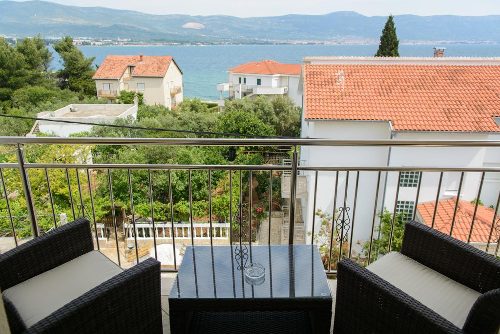 Apartments Brico - Heated Pool Trogir Bagian luar foto