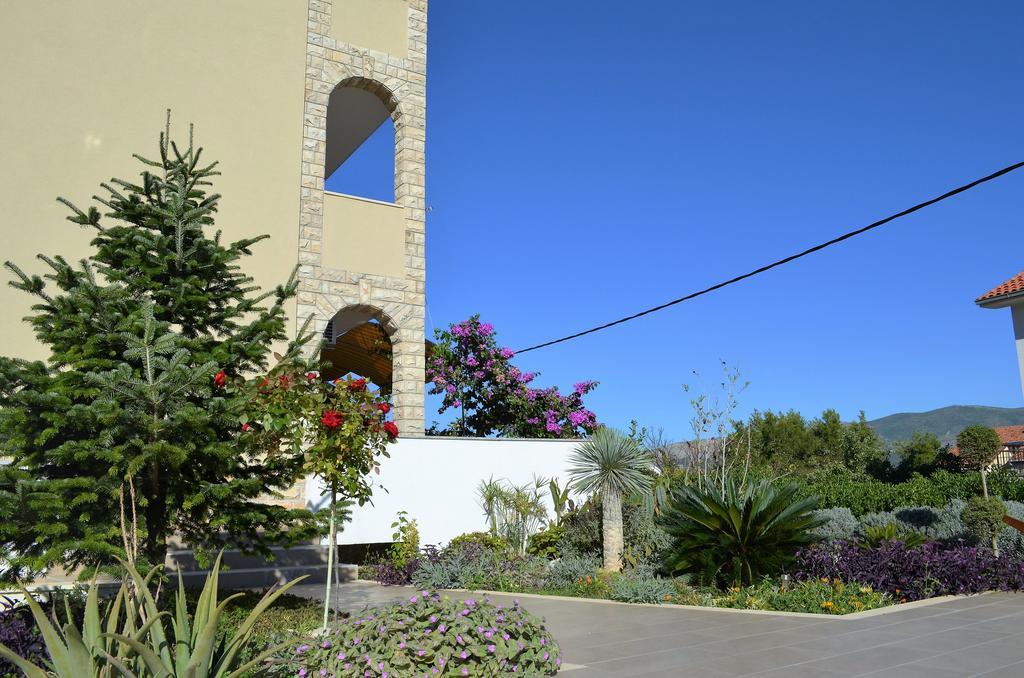 Apartments Brico - Heated Pool Trogir Bagian luar foto